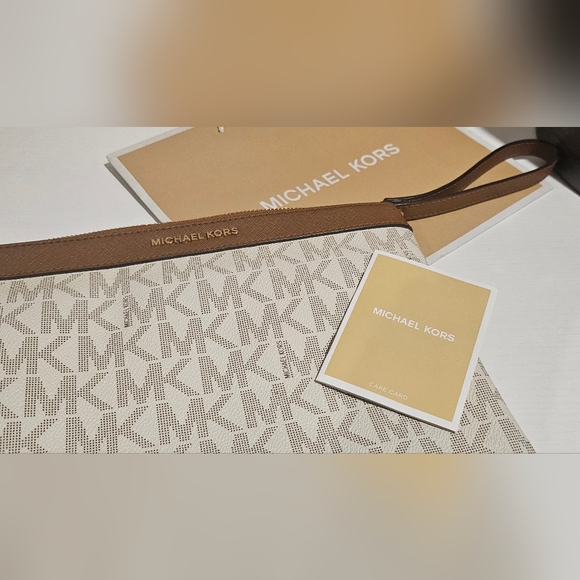 Michael Kors Zipped Clutch Wristlet - Picture 1 of 13